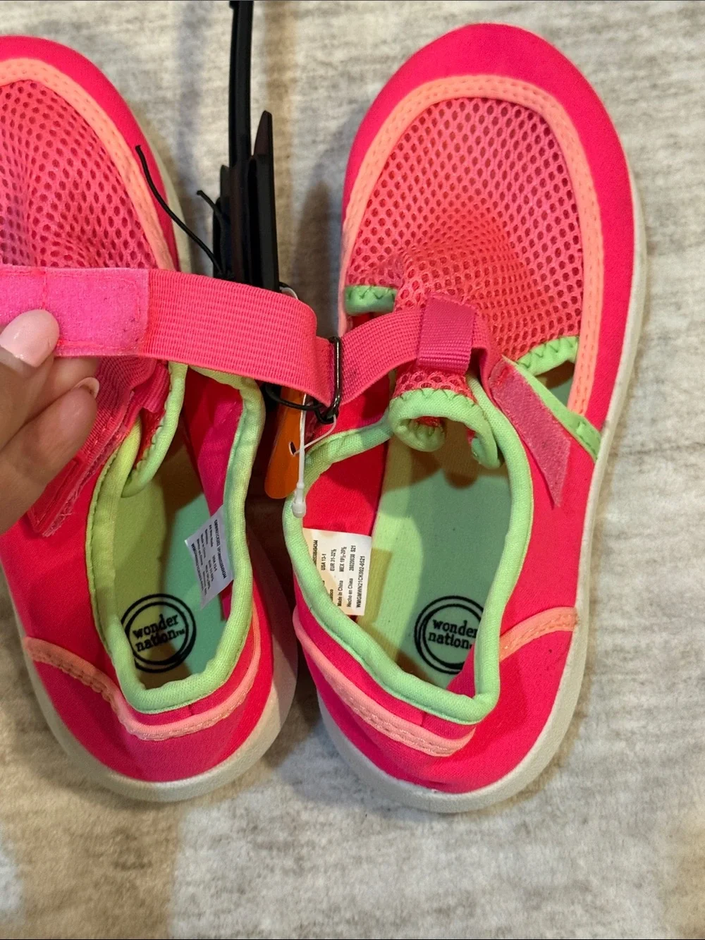 NWT Youth size 13-1 Girls' Pink Mesh Water Shoes